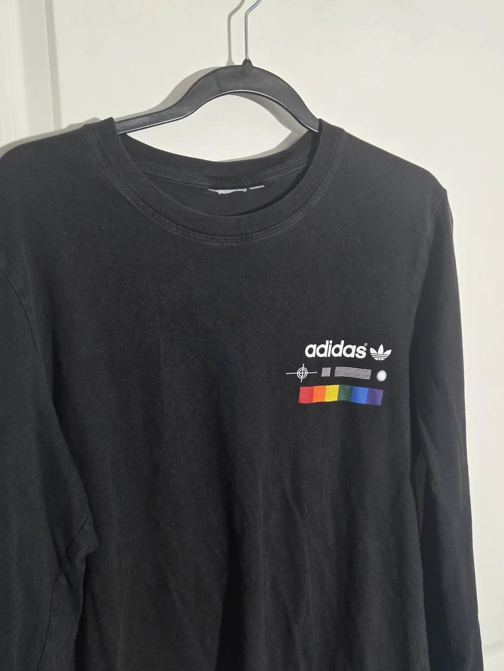 Adidas Long Sleeve Tee Mens Medium Sports T Shirt Black Cotton Colorful Graphics